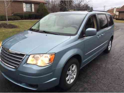 Chrysler Town & Country Touring (2010)