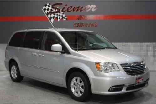 Chrysler Town & Country Touring (2012)