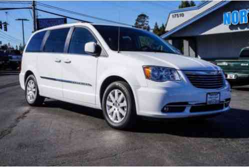 Chrysler Town & Country Touring FWD (2016)