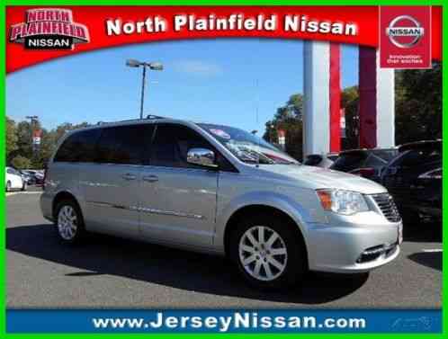 Chrysler Town & Country Touring-L (2012)