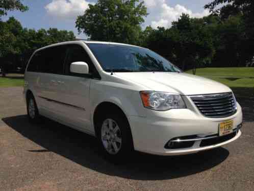 20110000 Chrysler Town & Country