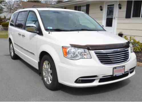 Chrysler Town & Country (2012)