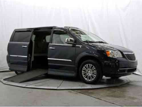 Chrysler Town & Country Touring L (2014)
