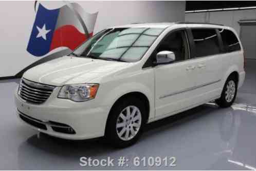 2011 Chrysler Town & Country TOURING-L NAV HTD LEATHER!