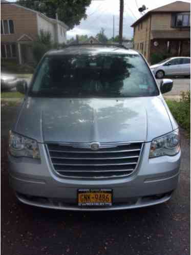 Chrysler Town & Country TOURING (2010)