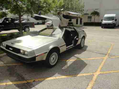 DeLorean DeLorean- show original (1982)