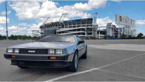 DeLorean DMC-12 (1981)