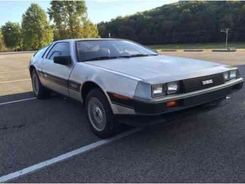 DeLorean DMC-12 (1982)