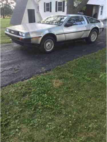 1981 DeLorean DMC-12