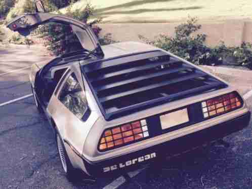 DeLorean DMC-12 (1981)