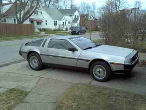 DeLorean DMC-12 (1981)