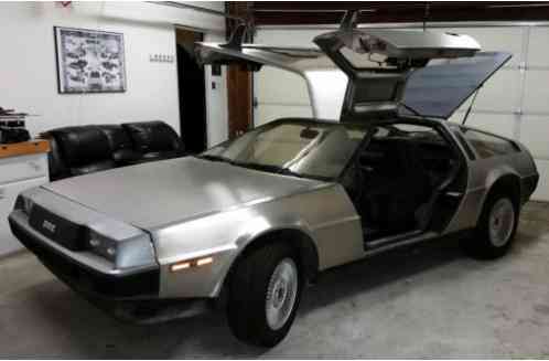 DeLorean DMC-12 (1981)