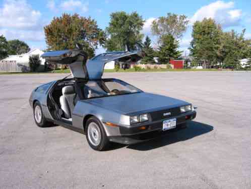 DeLorean DMC-12 (1981)