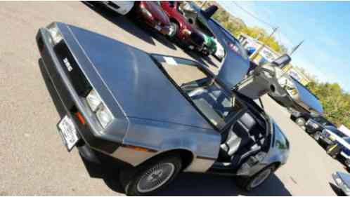 DeLorean DMC - 12 (1981)