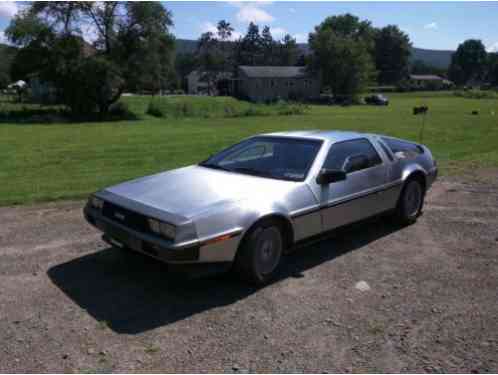 1981 DeLorean DMC-12