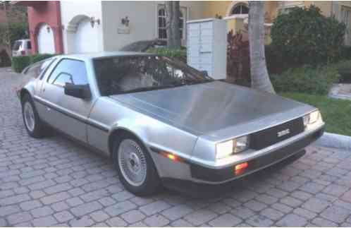 DeLorean DMC-12 (1981)