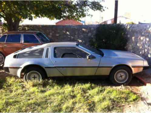 DeLorean DMC-12 (1981)