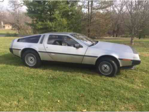 DeLorean DMC 12 (1981)