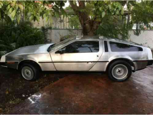 DeLorean DMC 12 (1981)