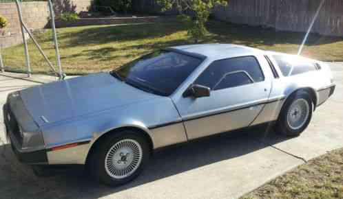 DeLorean DMC 12 (1982)