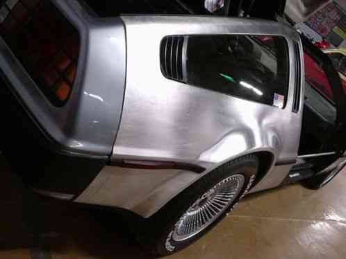 DeLorean DMC-12 (1981)