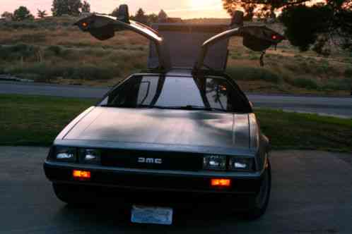 DeLorean DMC- 12 (1981)