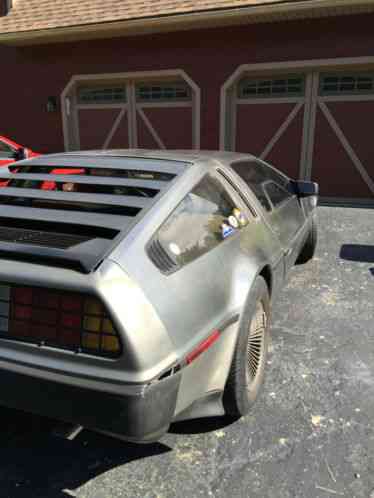 DeLorean DMC-12 (1983)