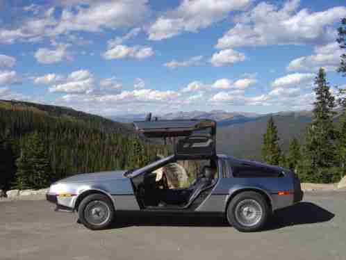 DeLorean DMC-12 (1981)