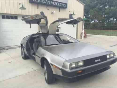 DeLorean dmc-12 (1981)