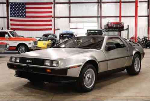 DeLorean DMC-12 -- (1981)