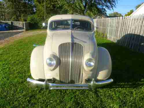 1934 DeSoto Airflow SE