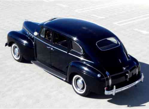 DeSoto Custom S-7 Touring Sedan (1940)