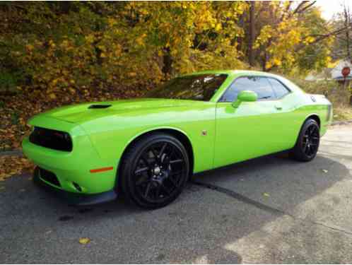 2015 Dodge Challenger Scat Pack Coupe 2-Door