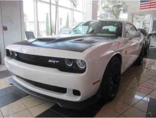 Dodge Challenger SRT Hellcat (2016)