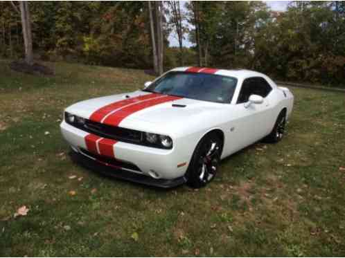 2013 Dodge Challenger SRT8 hemi 392 6. 4 , 20 black chrome wheels