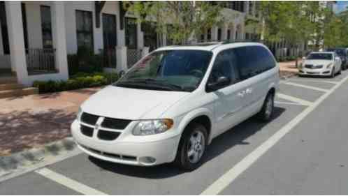 Dodge Grand Caravan (2003)