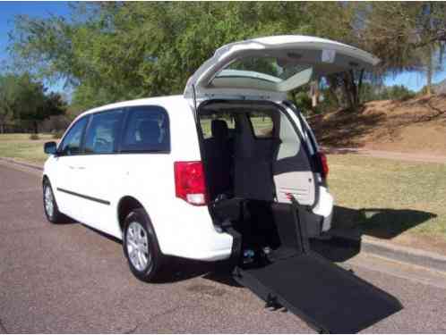 Dodge Grand Caravan Wheelchair (2014)