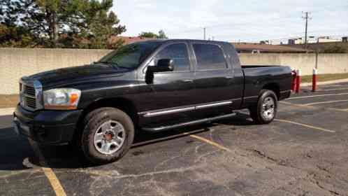 Dodge Ram 1500 Laramie Mega Cab (2006)