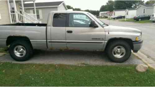 Dodge Ram 1500 Laramie SLT (2001)