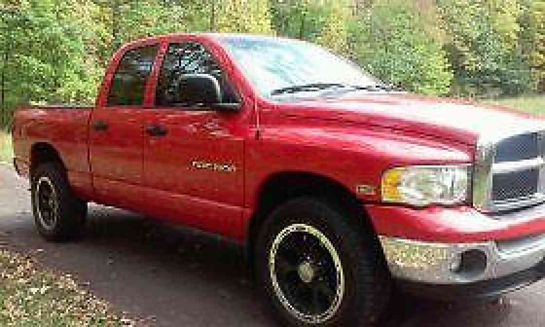 Dodge Ram 1500 SLT (2005)