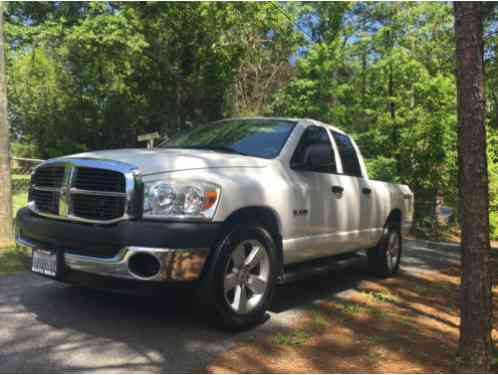 Dodge Ram 1500 SXT (2008)