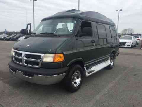 Dodge Ram Van (2000)