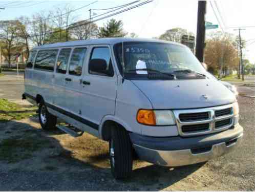 Dodge Ram Van (2001)