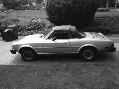 Fiat 124 Sports Spider (1980)