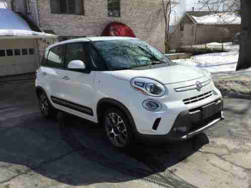 Fiat 500 L 4 DOOR TURBO SEDAN (2014)