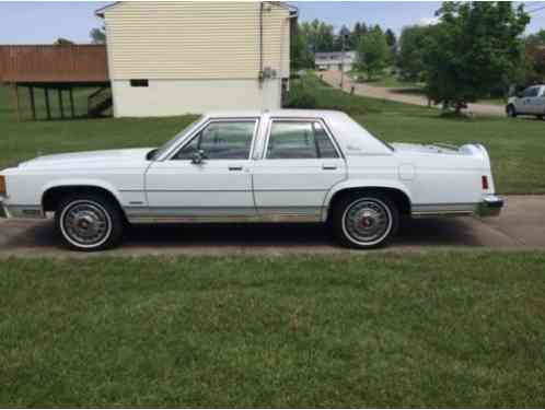 1984 Ford Crown Victoria