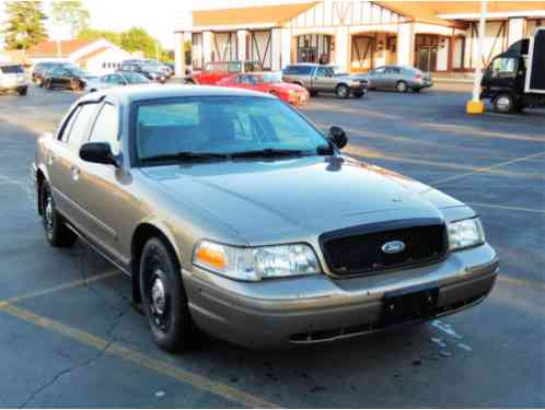 Ford Crown Victoria (2003)