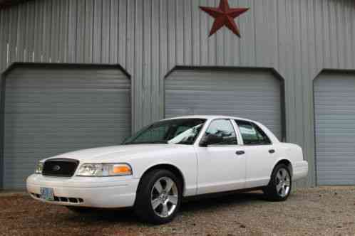 Ford Crown Victoria (2003)