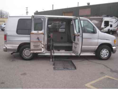 Ford E-Series Van Ford E-150 (2000)