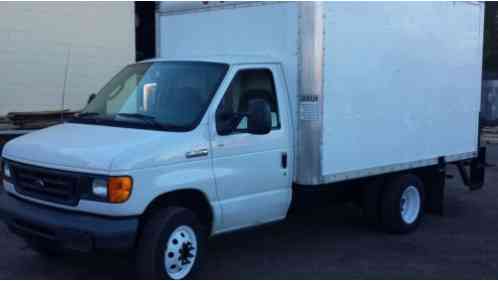 Ford E-Series Van Box Truck (2006)